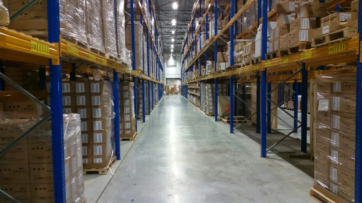 Entrepôt et logistique — solutions CVC IVS Energies